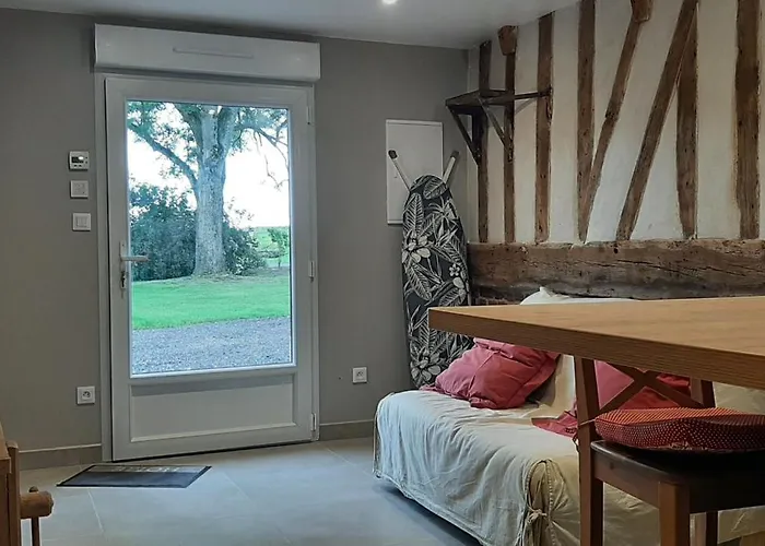 Le Thuit - F2 Plain Pied équipé à La Ferme *